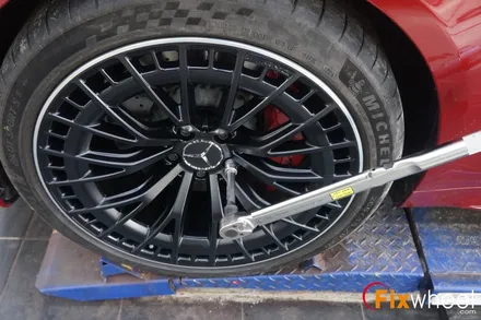 벤츠CLE53AMG 투톤 휠도색, 먼 지역에서도 픽스휠을 찾아오는 이유 / 하남시 풍산동
