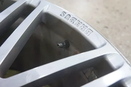 [모노블럭 F] G바겐과 잘어울리는 브라부스 플래티넘 에디션 Monoblock F 23인치 휠수리 및 휠복원 그리고 오리지널 색상으로 휠도색 ! / 하남시 풍산동