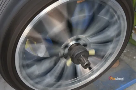 벤츠 SL63 휠복원, AMG 로고까지 그대로 / 하남시 풍산동