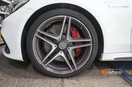 [벤츠 C63 AMG] 휠도색(검정유광) / 하남시 풍산동