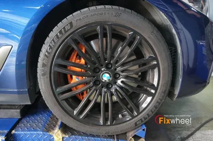 [BMW 540i] BMW 순정 컬러의 캘리퍼도색 / 하남시 풍산동