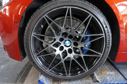 [휠도색]F바디 BMW M4(F82) 컴페티션 블랙유광 휠도색 / 하남시 풍산동