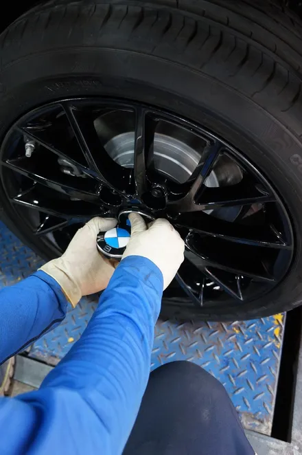 BMW118d 의 평범한 실버휠을 크롬쉐도우 색상으로 도색하다.. / 하남시 풍산동