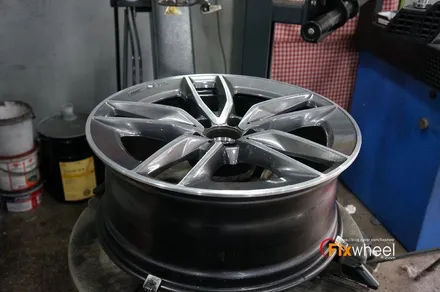[벤츠 E53 AMG] 투톤 색상의 휠도색 ^^ / 하남시 풍산동