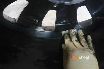 [BMW 미니 컨트리맨] 검정유광 휠복원 / 하남시 풍산동