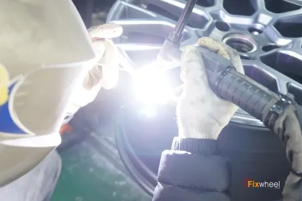 [포르쉐 911Carrera (992) 휠용접 & 휠복원] 포르쉐 992 휠복원 / 하남시 풍산동