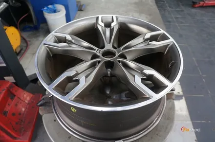 [휠수리][휠복원]BMW 550i(G30) 무광 다이아몬드컷팅휠 / 하남시 풍산동