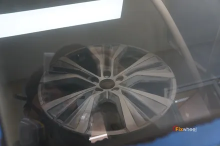 볼보 XC60 플러그인 하이브리드 휠복원 / 하남시 풍산동