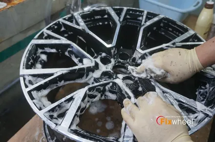 [BMW X6] 검정유광 색상의 휠도색! / 하남시 풍산동