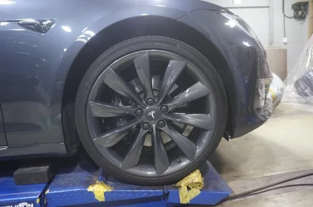 [테슬라 Model S] 그레이 색상 휠복원~ / 하남시 풍산동