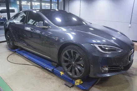 [테슬라 Model S] 그레이 색상 휠복원~ / 하남시 풍산동