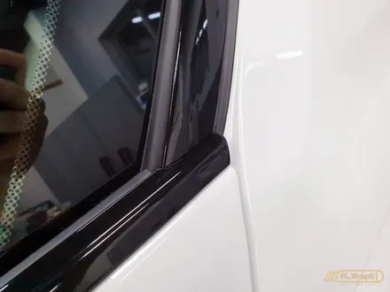 BMW 신형 5시리즈 LCi 윈도우 크롬 몰딩, 사이드 미러 부분 랩핑 유광 블랙 - 강동, 송파, 하남 미사 자동차 랩핑, 루프스킨, PPF 전문 시공점 :: 하남 플랩스 / 하남 천현동
