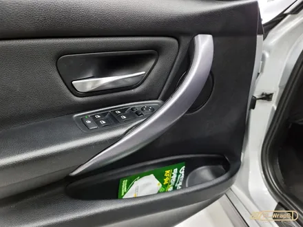 BMW F30 3시리즈 스틸 브러시 실내랩핑 시공 - 서울 강동구/송파구, 하남 미사 자동차 랩핑, 루프스킨, PPF, 썬팅 전문 / 남양주, 양평 랩핑 :: 하남 플랩스 / 하남 천현동