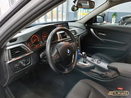 BMW F30 3시리즈 스틸 브러시 실내랩핑 시공 - 서울 강동구/송파구, 하남 미사 자동차 랩핑, 루프스킨, PPF, 썬팅 전문 / 남양주, 양평 랩핑 :: 하남 플랩스 / 하남 천현동