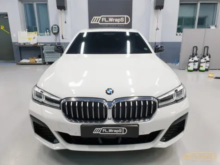 BMW 신형 5시리즈 LCi 윈도우 크롬 몰딩, 사이드 미러 부분 랩핑 유광 블랙 - 강동, 송파, 하남 미사 자동차 랩핑, 루프스킨, PPF 전문 시공점 :: 하남 플랩스 / 하남 천현동