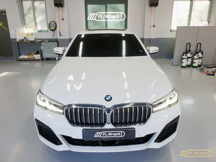 BMW 신형 5시리즈 LCi 윈도우 크롬 몰딩, 사이드 미러 부분 랩핑 유광 블랙 - 강동, 송파, 하남 미사 자동차 랩핑, 루프스킨, PPF 전문 시공점 :: 하남 플랩스 / 하남 천현동