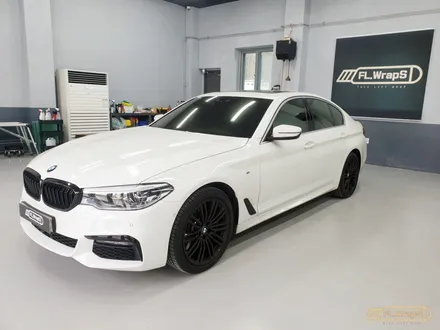 BMW G30 5시리즈 윈도우몰딩 크롬죽이기 랩핑 시공 - 경기 광주, 양평, 남양주 랩핑 추천 / 서울 강동, 송파, 미사 자동차 랩핑, 루프스킨 전문 :: 하남 플랩스 / 하남 천현동