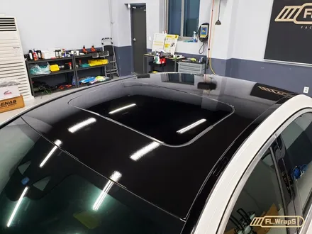 벤츠 E클래스 페이스리프트 E220d AMG 라인 유광블랙 루프스킨 시공 - 강동구, 송파구, 미사 자동차 랩핑, PPF, 썬팅 추천 / 하남 랩핑 전문 플랩스 / 하남 천현동
