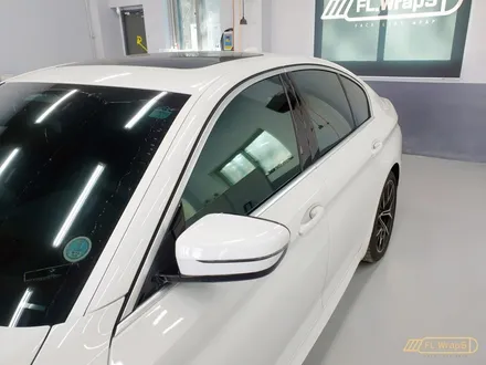 BMW 신형 5시리즈 LCi 윈도우 크롬 몰딩, 사이드 미러 부분 랩핑 유광 블랙 - 강동, 송파, 하남 미사 자동차 랩핑, 루프스킨, PPF 전문 시공점 :: 하남 플랩스 / 하남 천현동