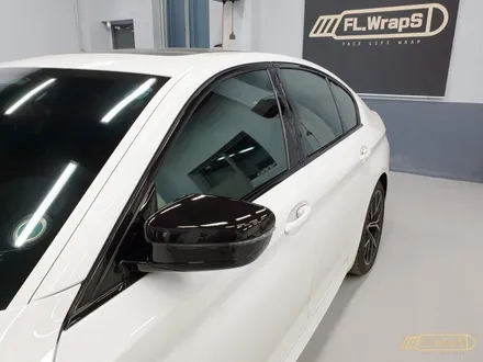 BMW 신형 5시리즈 LCi 윈도우 크롬 몰딩, 사이드 미러 부분 랩핑 유광 블랙 - 강동, 송파, 하남 미사 자동차 랩핑, 루프스킨, PPF 전문 시공점 :: 하남 플랩스 / 하남 천현동