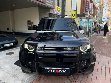 대구 경북 AX 고광택 랩핑 전문점 플렉스킨에서 랜드로버 디펜더 셀프힐링 고광택 슈퍼 블랙으로 전체랩핑 시공 ! / 대구 남구