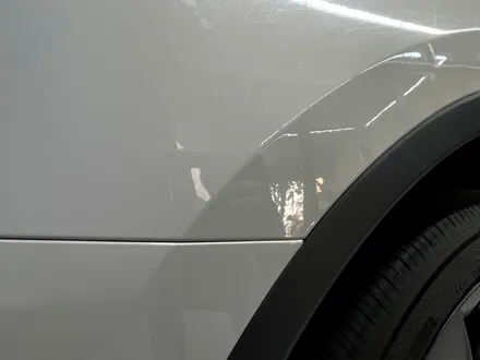 대구 경북 AX 고광택 랩핑 전문점 플렉스킨에서 테슬라 모델Y 쵸크 그레이로 포르쉐 순정 크레용 컬러 전체랩핑 시공! / 대구 남구