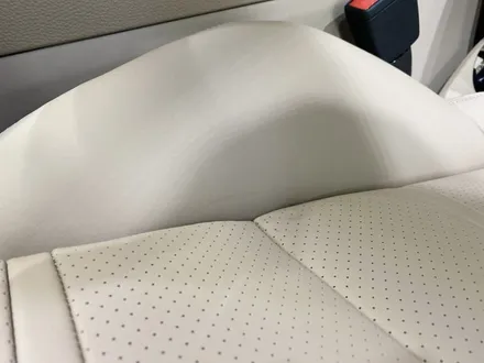 포르쉐 전시장에서 선택한 자동차 가죽시트코팅은 UG가죽코팅! / 인천 남동