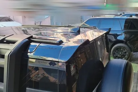 랜드로버 디펜더 D300 튜닝! 범고래 닮은 P400X 만들어볼까?