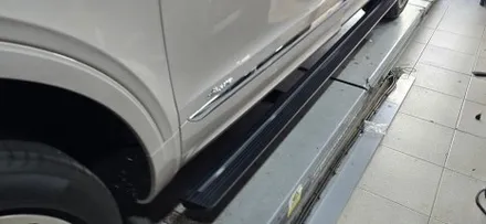서울 부산 벤틀리 벤테이가 EWB 아주르 차량에 전동사이드스텝 장착해보기!