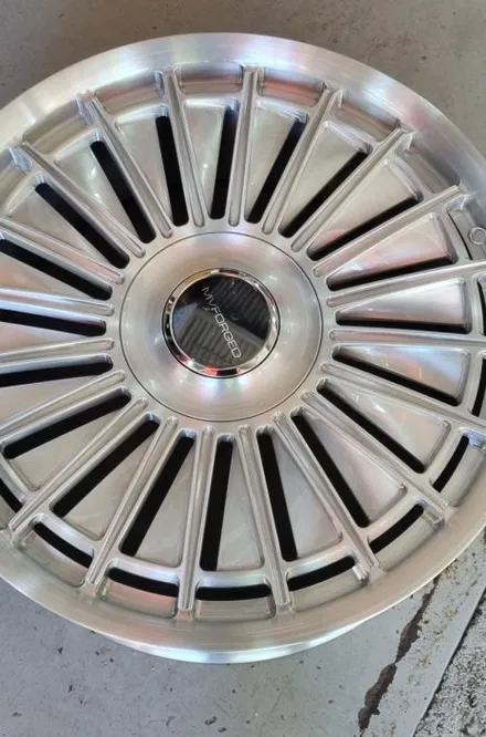 BMW 7시리즈 G70 튜닝 21인치 단조 휠 장착 완료