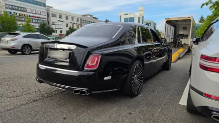 서울 부산 롤스로이스 팬텀 만소리 스타일 풀 바디킷 (드라이카본) 장착 완료
