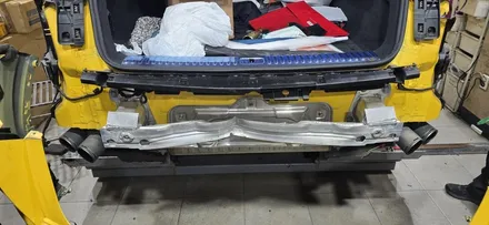 서울 부산 람보르기니 우루스 후방사고 수리, 카본 디퓨저 교체 완료