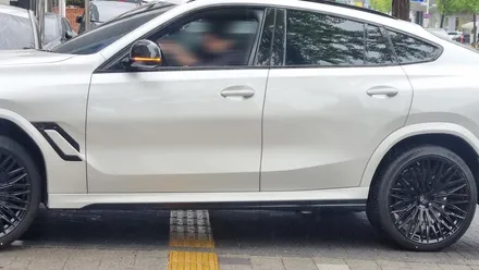 BMW 신형 X6 M 휠 튜닝 :: 커스텀 휠 장착 완료!