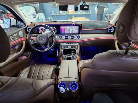 벤츠 E250ex - 송풍구엠비언트, 3d부메스터(하이클라스), 도어스팟, amg 알루미늄 패달