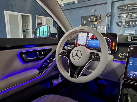 벤츠 W223 S350d 숏바디 - 액티브 엠비언트