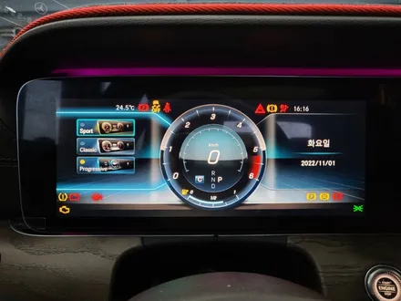 벤츠E220d - \' E클래스 실내 끝판왕 \' 와이드콕핏 , 송풍구 엠비언트, 3D부메스터