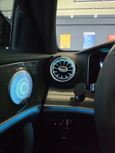 벤츠 e53amg - 송풍구, 미드레인지, 계기판 상단 엠비언트