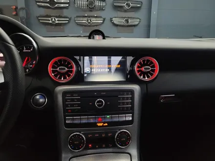 벤츠 SLC 43amg - 순정연동12색 송풍구엠비언트 & 레드컬러 안전벨트 / 풋등 엠비언트 추가 시공까지~~~