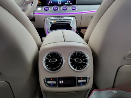 벤츠 CLS450 -  와이드콕핏 상단 엠비언트, 2열송풍구 엠비언트, R버튼