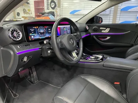 17년식 W213 E300 송풍구엠비언트 프론트, 리어까지 국산 하이클라스 LED 적용! 벤츠코딩 멀티컬러 활성화