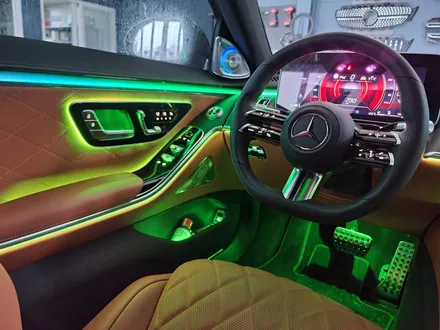 벤츠 S400d - 액티브 엠비언트 & 4D 부메스터 시공
