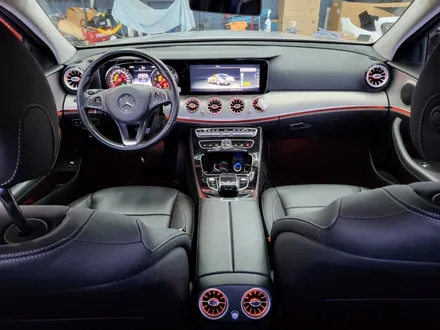 벤츠 E220d - 송풍구 엠비언트