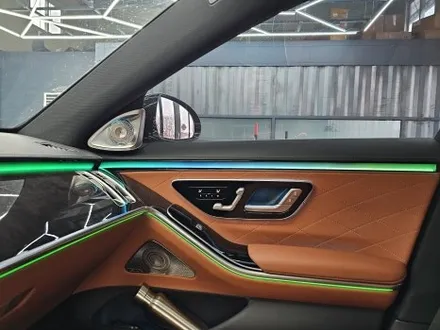벤츠 S500 - 액티브 엠비언트 & 4D부메스터 패키지 시공