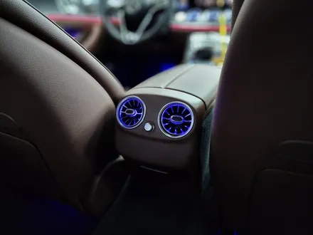 벤츠 E250 - 송풍구 엠비언트로 실내 분위기 & 감성 업그레이드 !!