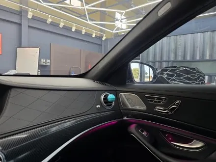 벤츠 S63amg - 송풍구 엠비언트 & 3d 부메스터 콤비