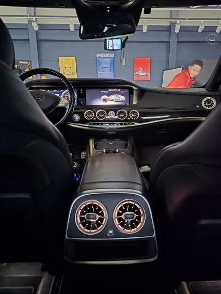 벤츠S63amg - 송풍구 엠비언트, 도어스팟