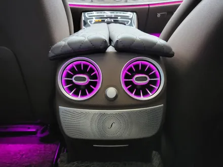 벤츠E220d - \' E클래스 실내 끝판왕 \' 와이드콕핏 , 송풍구 엠비언트, 3D부메스터