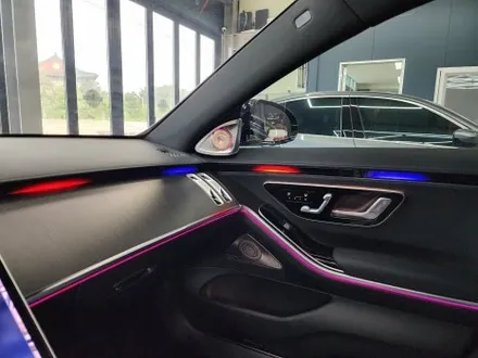벤츠 S350d - 액티브 엠비언트 & 4d부메스터 패키지 \