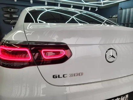벤츠GLC300 - 신차 출고 즉시 벤츠 순정64색 송풍구 엠비언트 & 3D부메스터