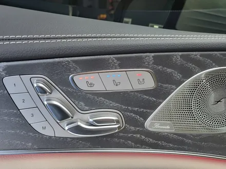 벤츠 CLS450 -  와이드콕핏 상단 엠비언트, 2열송풍구 엠비언트, R버튼